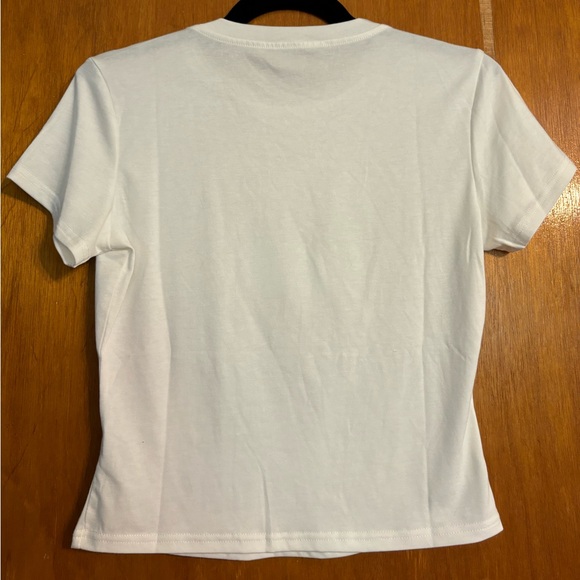 BABY TEE - NWT Size small - Picture 4 of 7